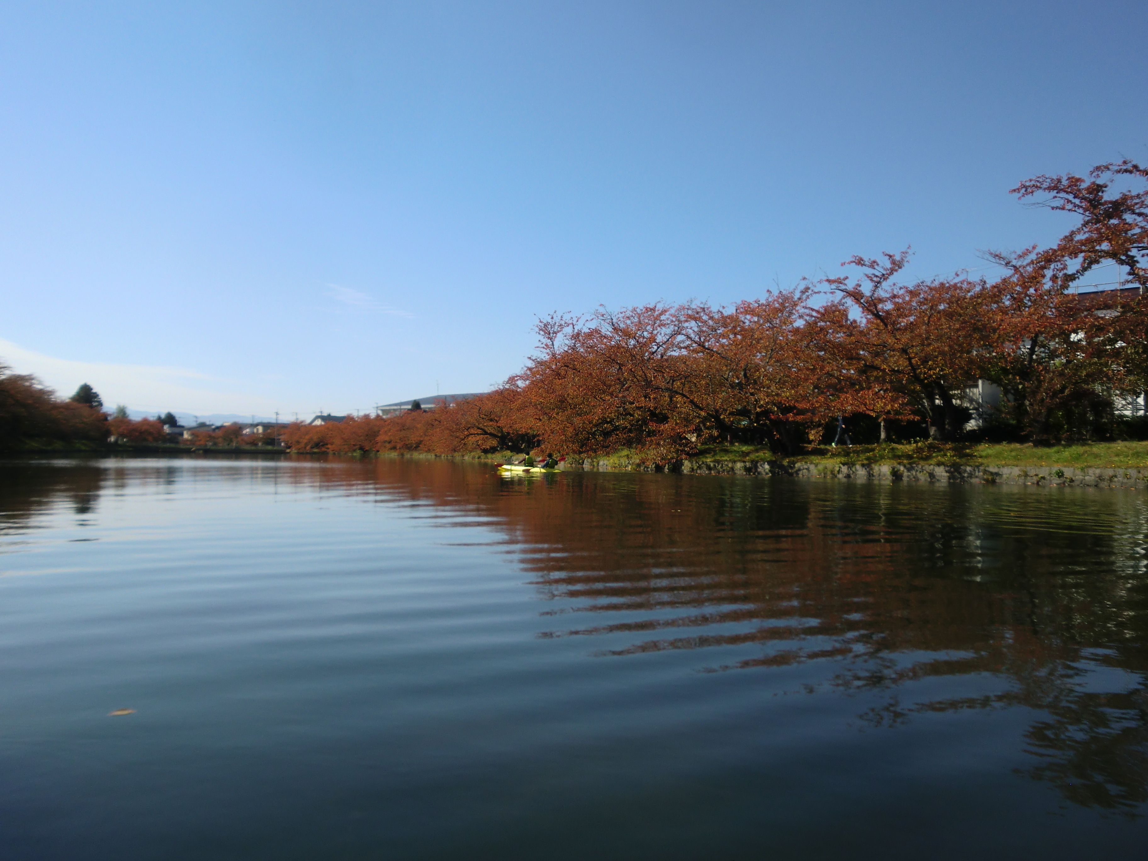 秋のカヌー体験in弘前公園