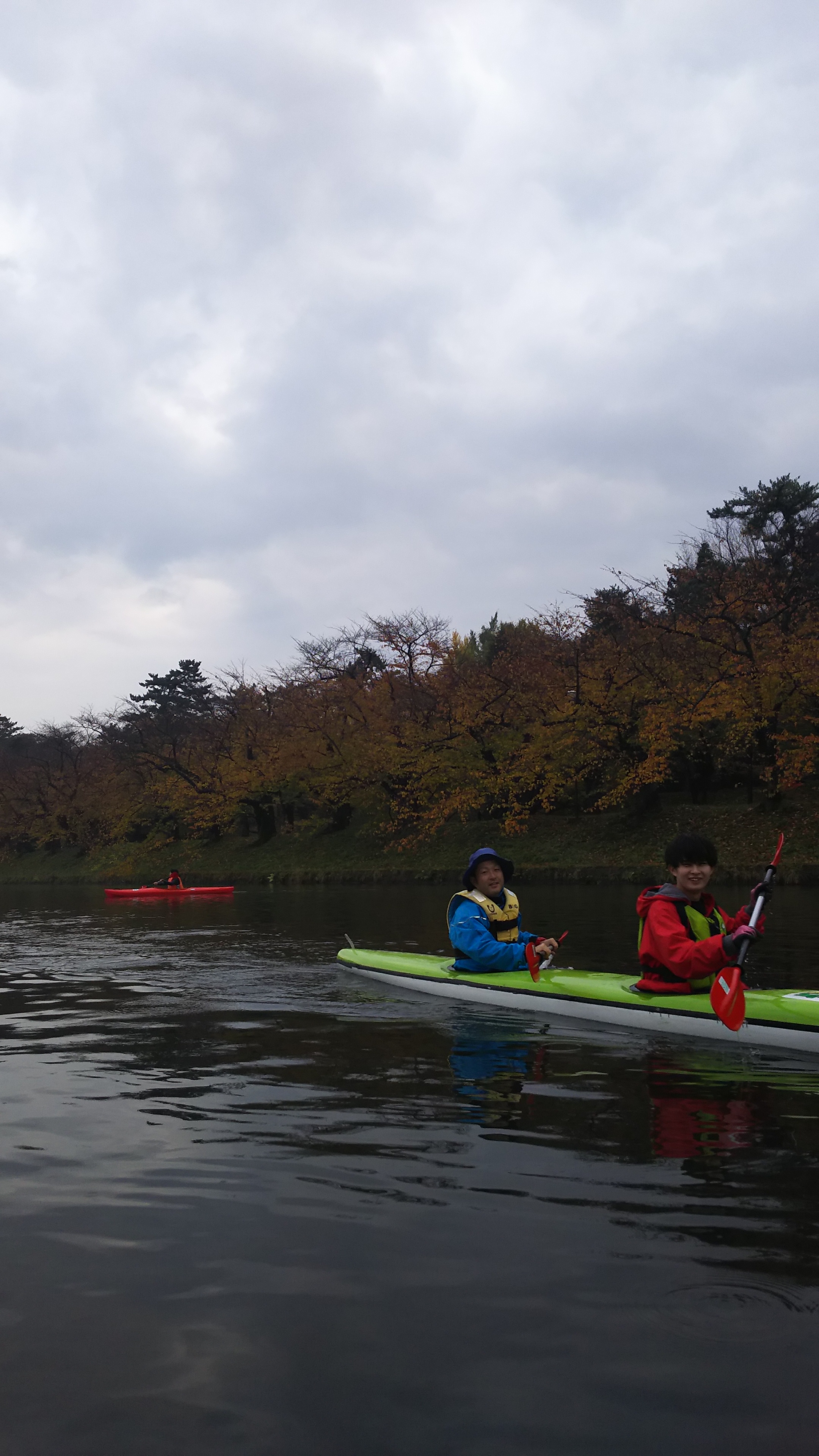 秋のカヌー体験in弘前公園