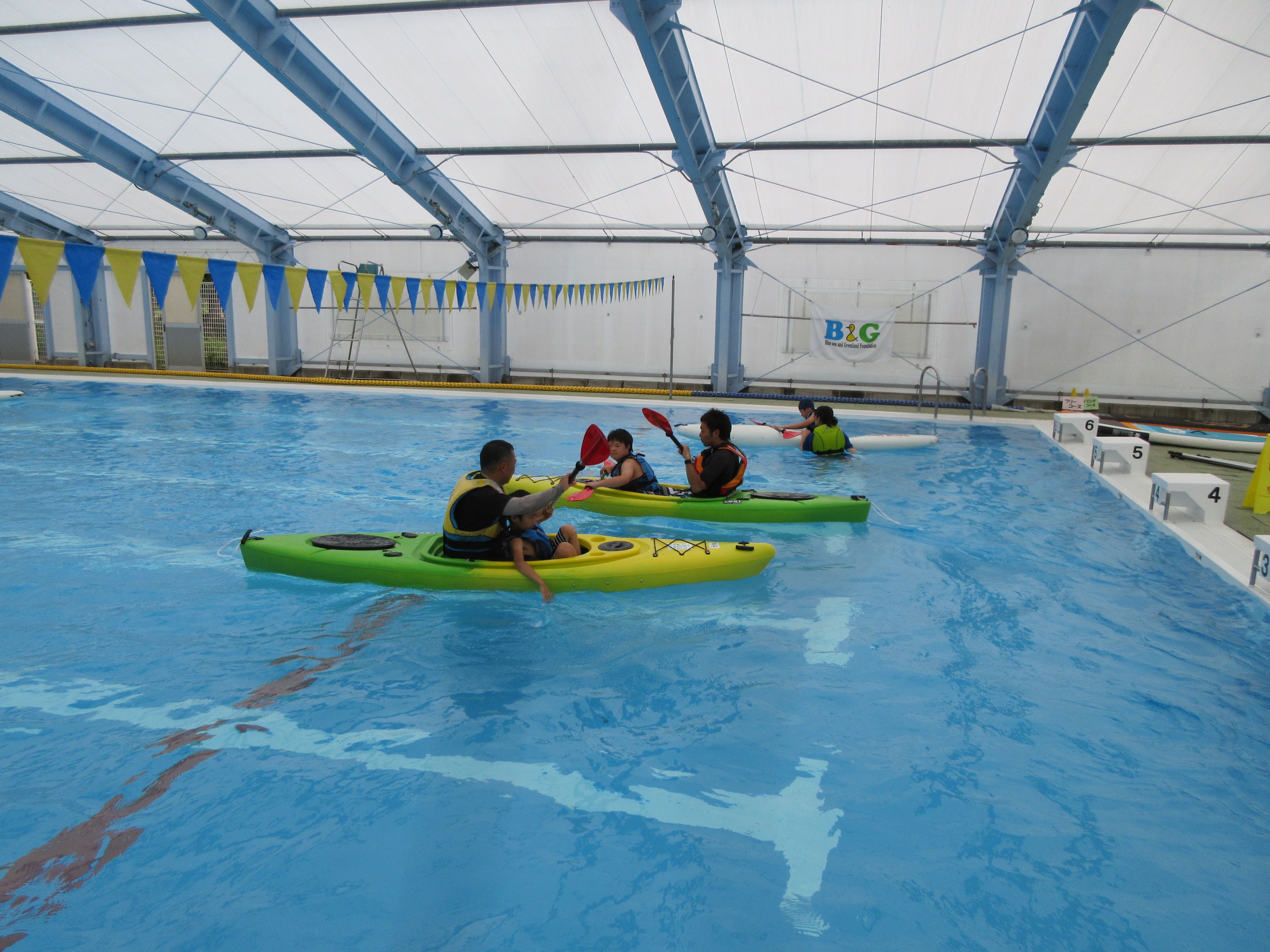 障がいのある小学生のB&G水に親しむ体験会