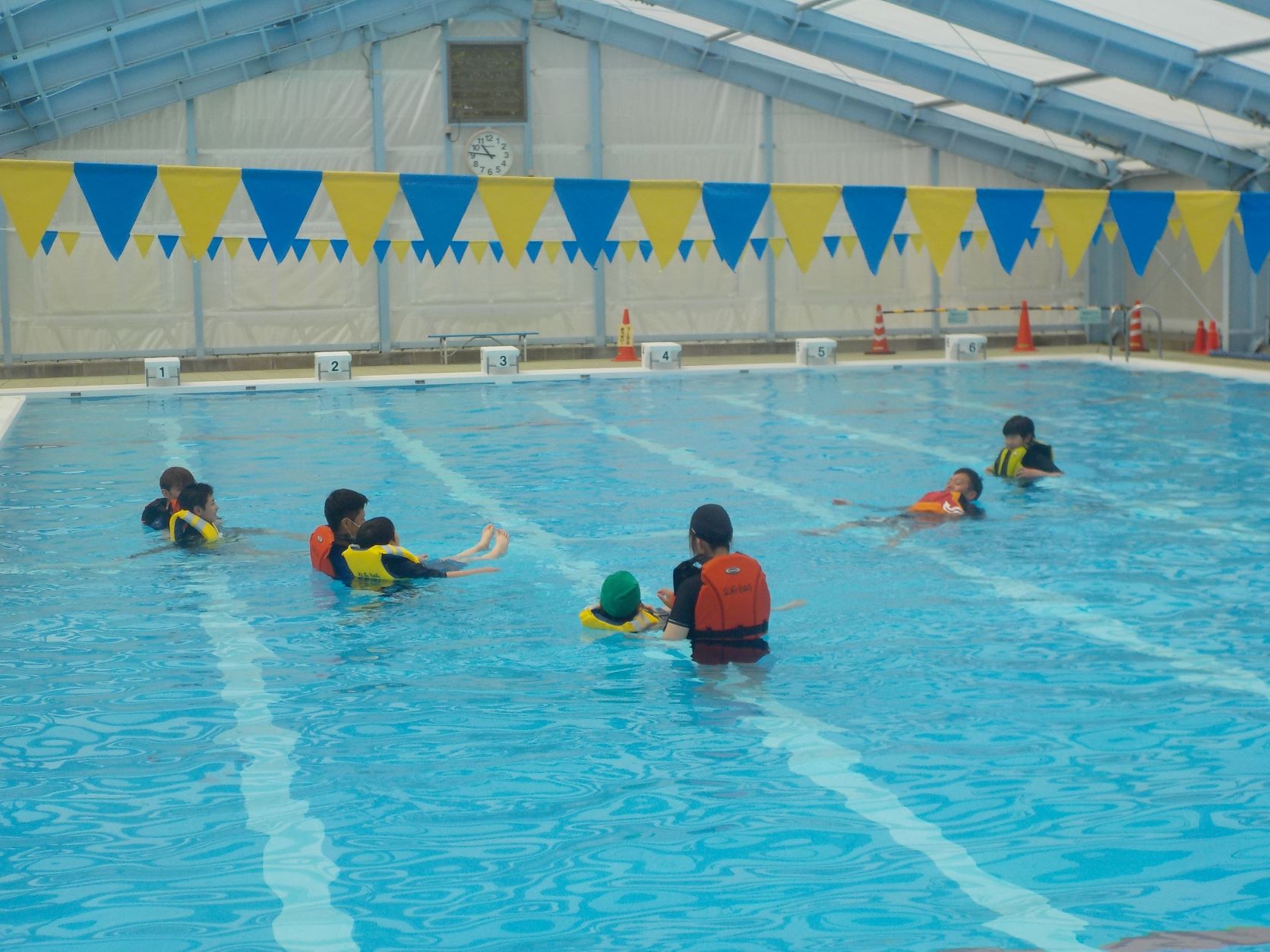 障がいのある小学生のB&G水に親しむ体験会