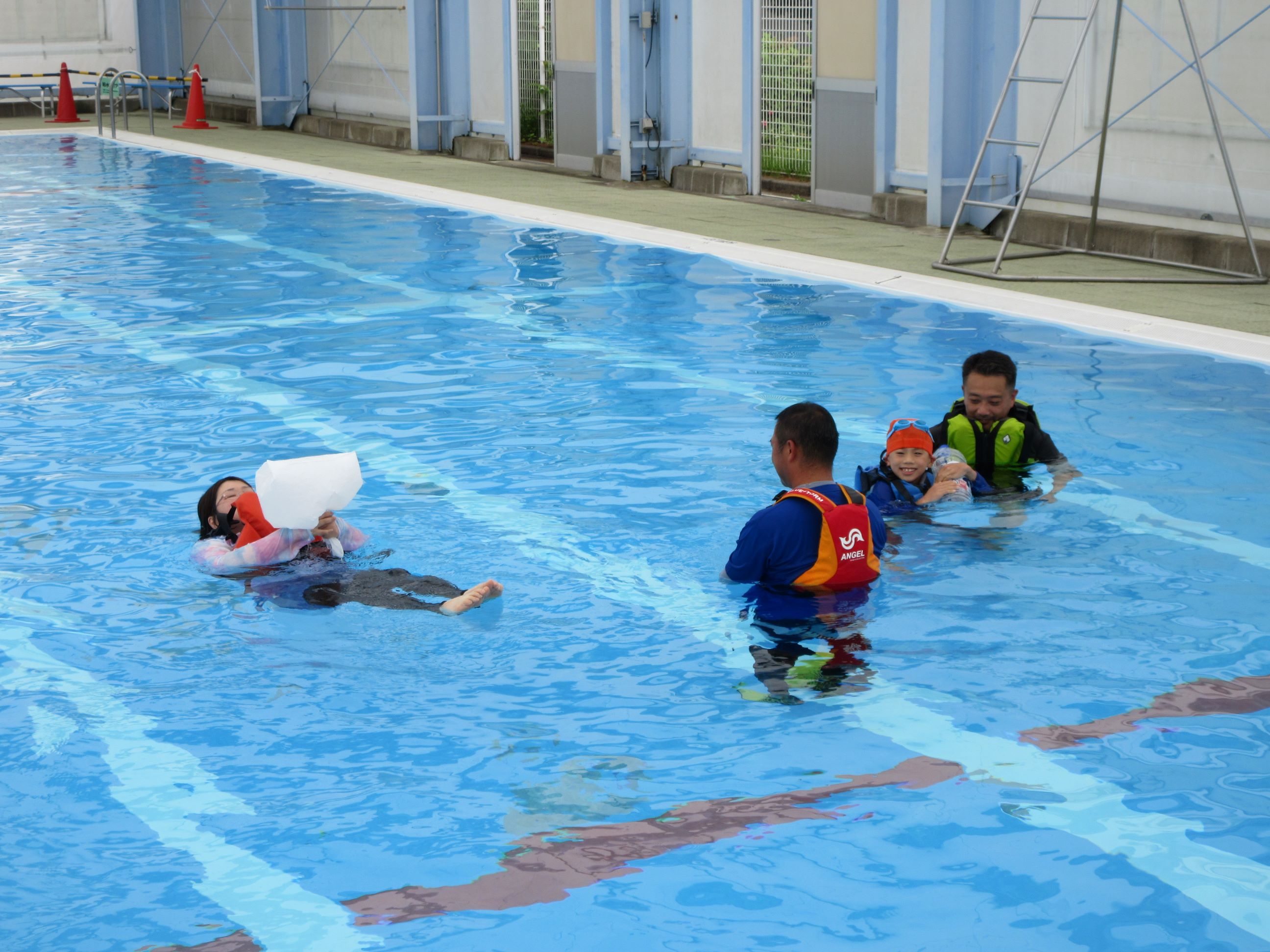 障がいのある小・中学生のB&G水に親しむ体験会