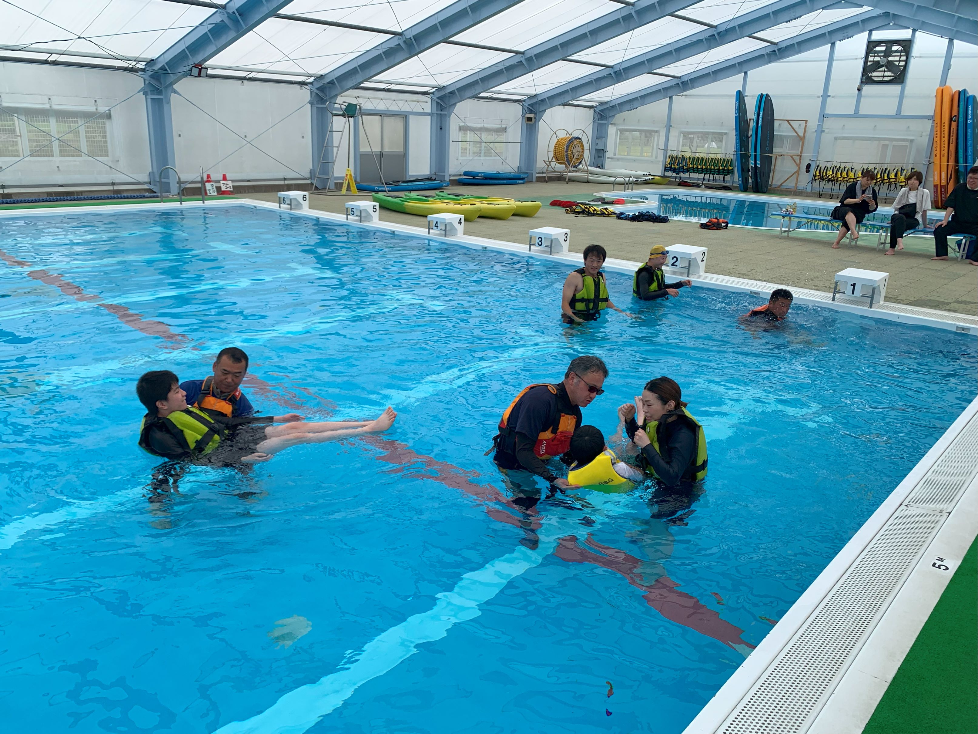 障がいのある小・中学生のB&G水に親しむ体験会