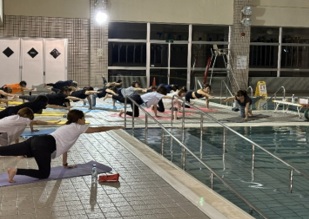 プールで楽しくFITNESS