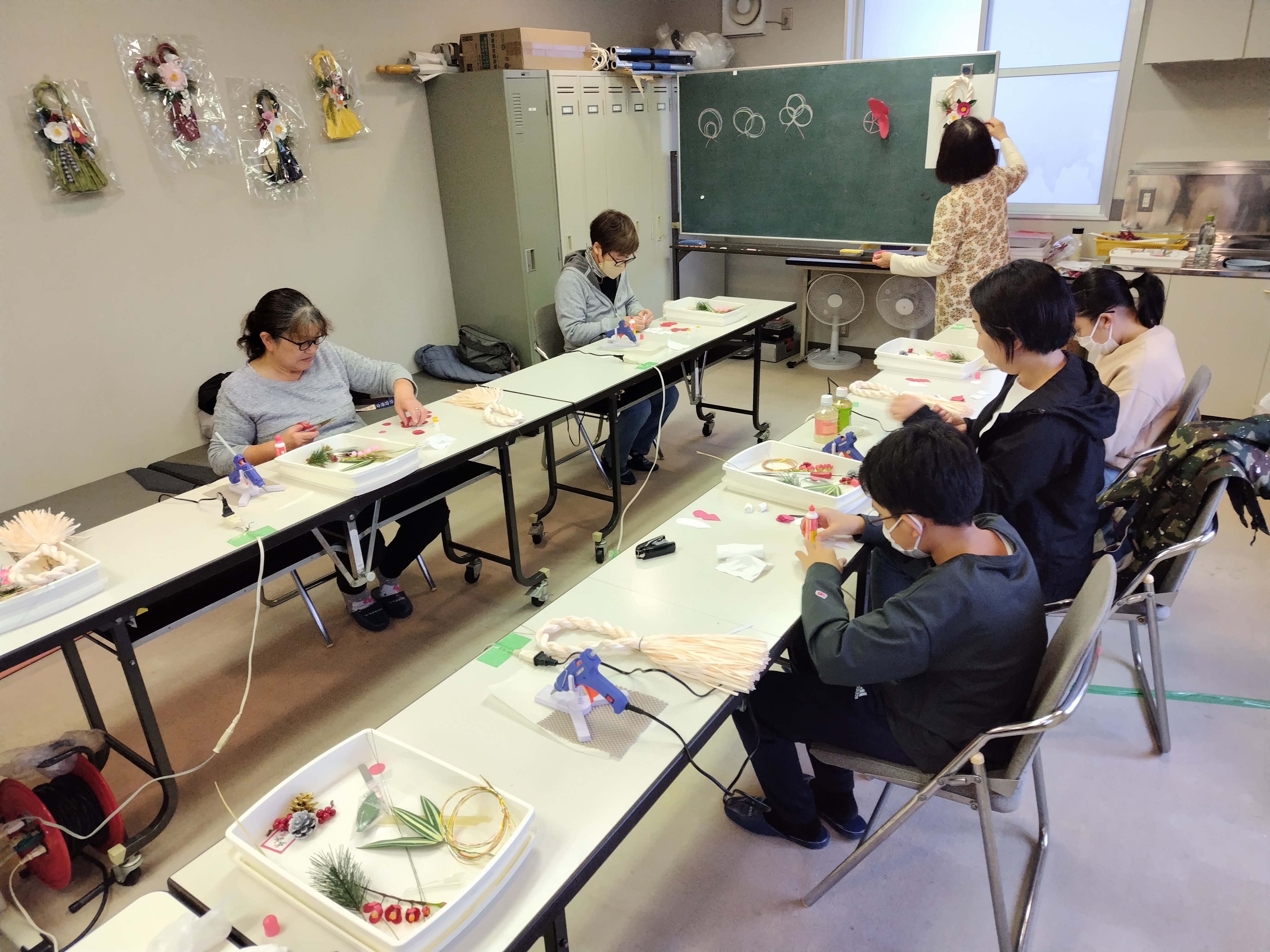 ペーパークラフトしめ縄作り教室