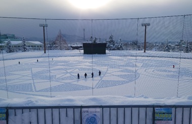 冬の球場アート2026