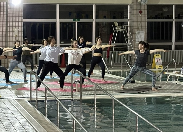 プールで楽しくFITNESS